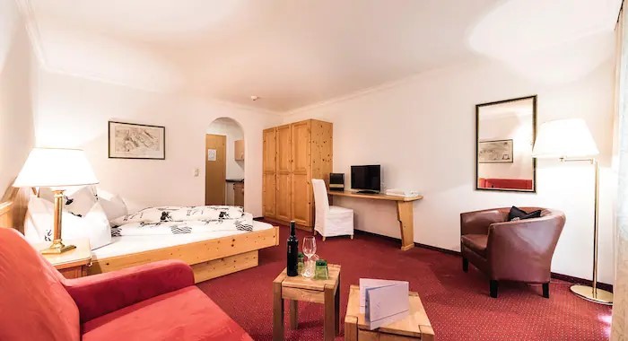 Hotel Kertess, St Anton ski chalet, image 4